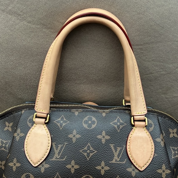 A92- 💯% authentic Louis Vuitton Rivori MM - Picture 9 of 16
